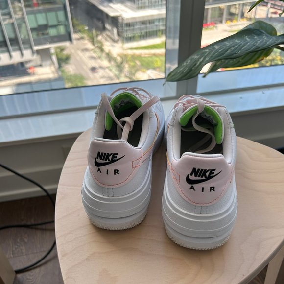 Air Force 1 Platform Sneaker - Picture 3 of 5